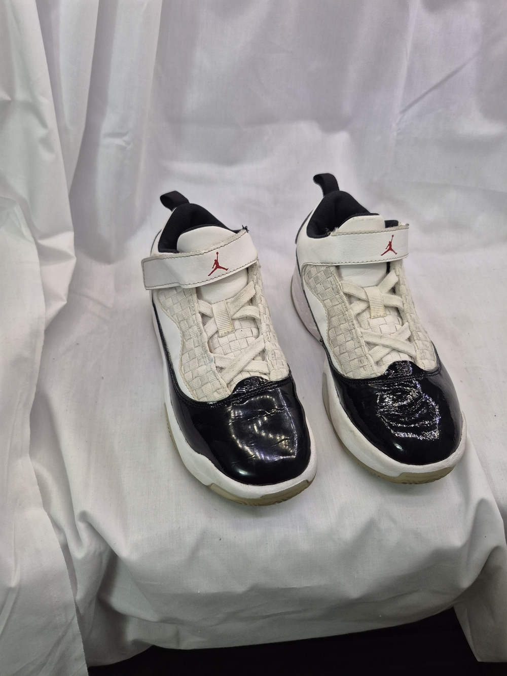 Jordan Kids Black and White Strap Low-Top Sneakers with Red Jumpman 1y